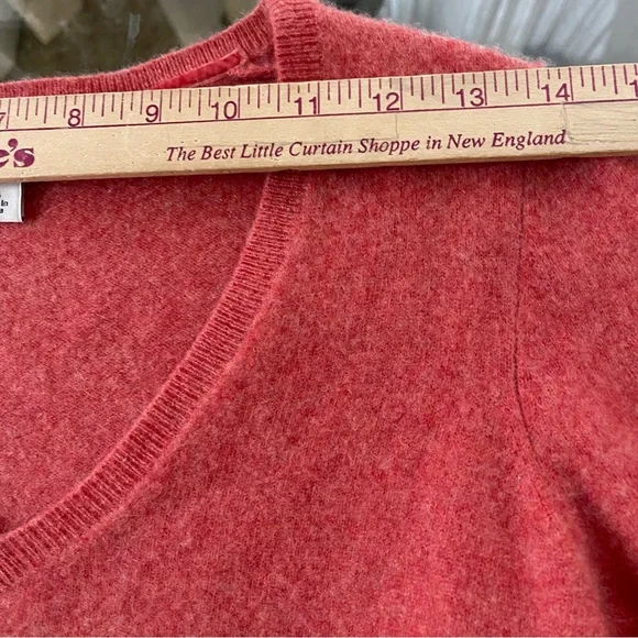 LL Bean Cashmere Sweater Small Coral V Neck Half Sleeve‎ Fuzzy Colorful Carrier - Picture 4 of 8